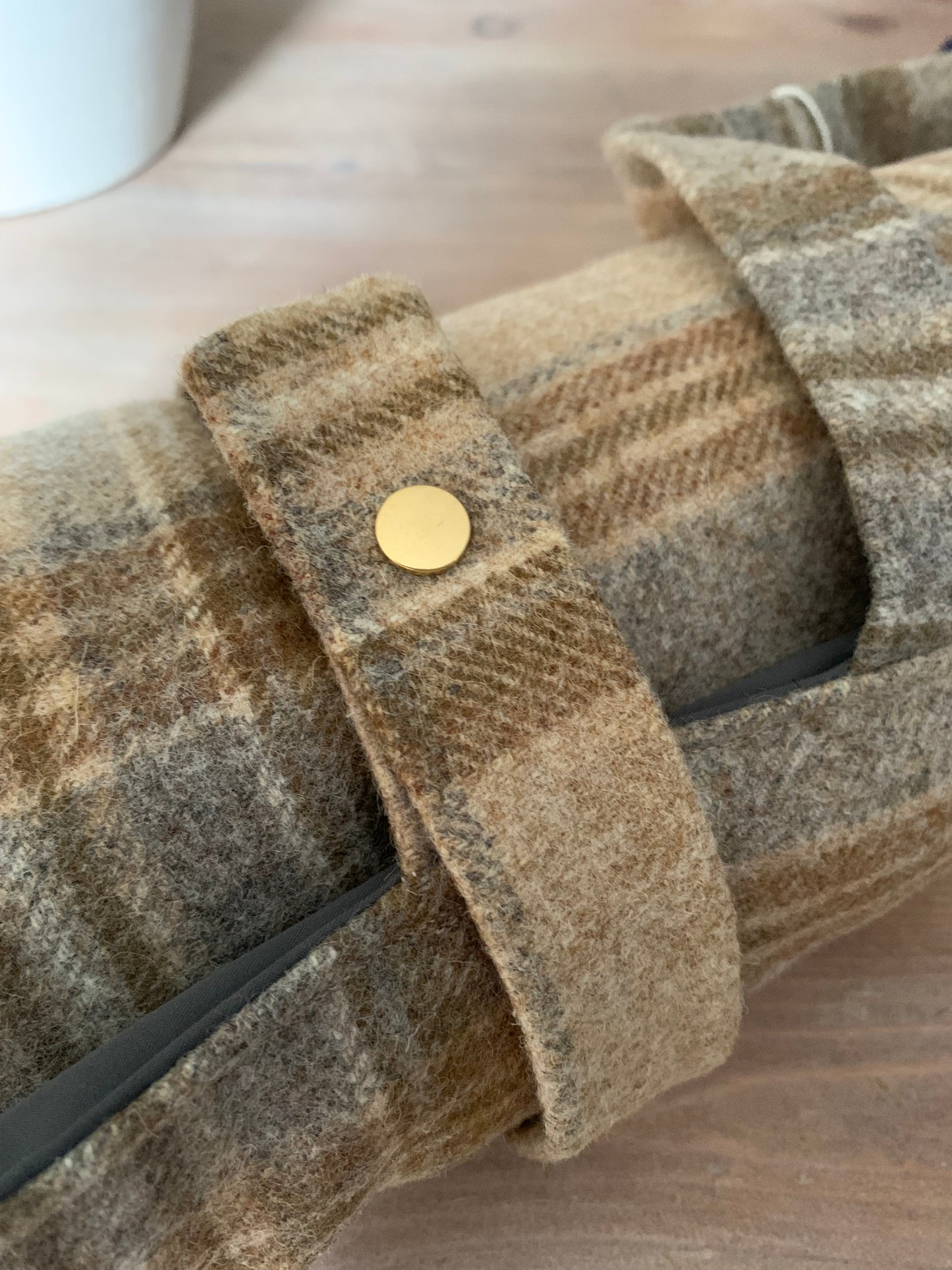 Handmade Settle/Travel Mat Beige Check Tweed